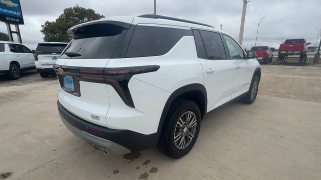 Used 2026 Chevrolet Traverse LT w/ Driver Confidence Package FWD image 8