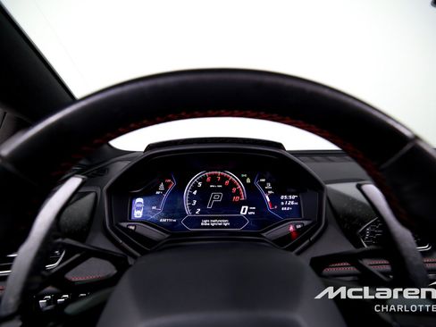 Used 2022 Lamborghini Huracan EVO RWD image 13