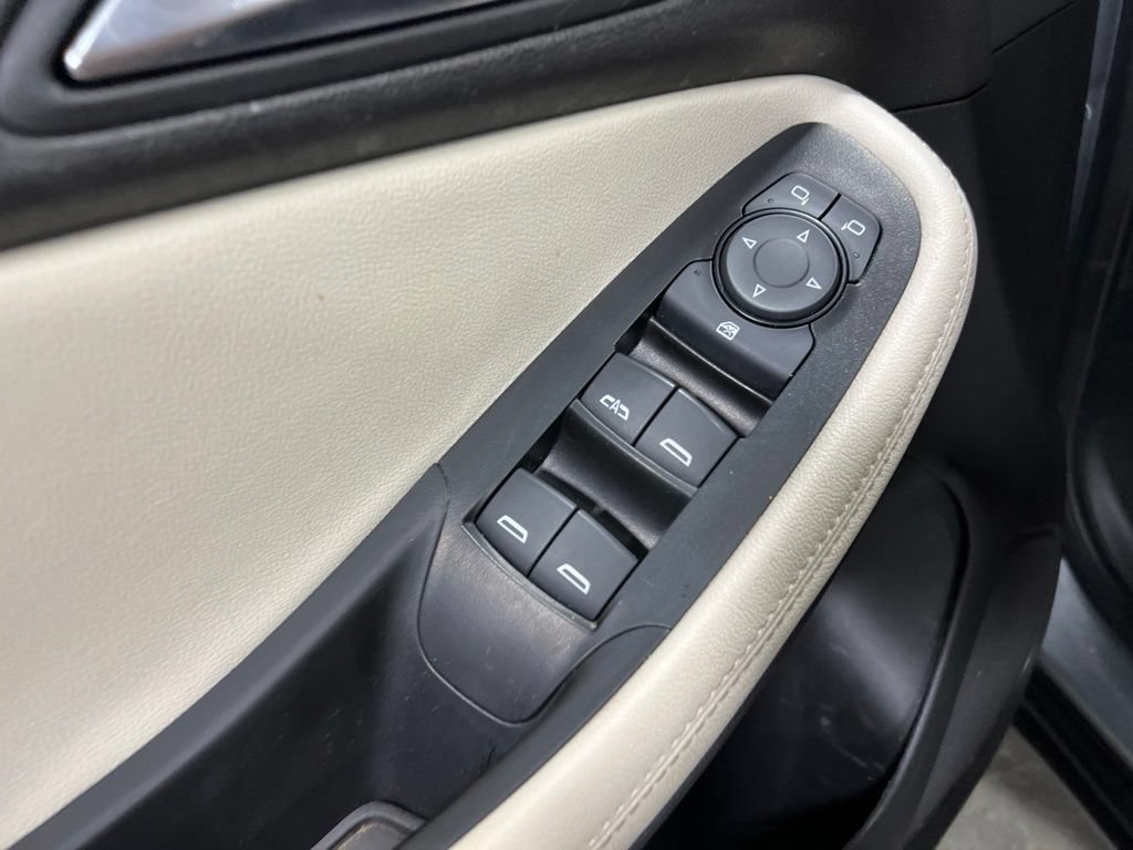 Used 2023 Buick Encore GX Preferred w/ Cold Weather Comfort Package FWD image 18