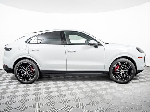 Certified 2024 Porsche Cayenne S AWD/4WD image 9