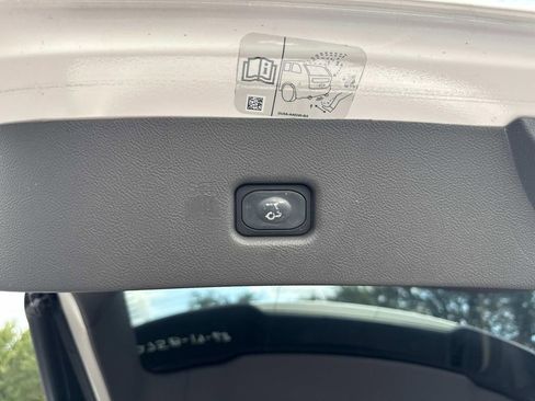 Used 2019 Lincoln Nautilus Select image 12