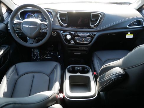 New 2026 Chrysler Pacifica Select w/ S Appearance Package image 12