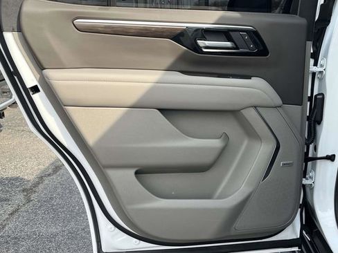 Used 2025 Chevrolet Tahoe LT w/ Comfort Package image 18