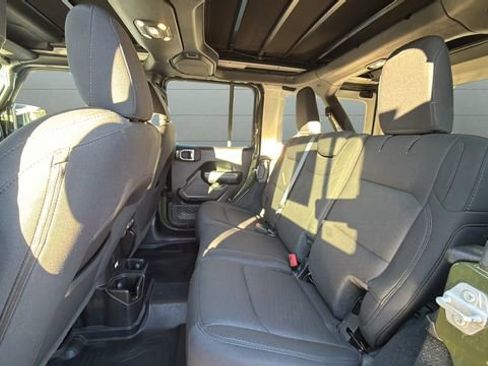 Used 2022 Jeep Wrangler Unlimited Willys image 19