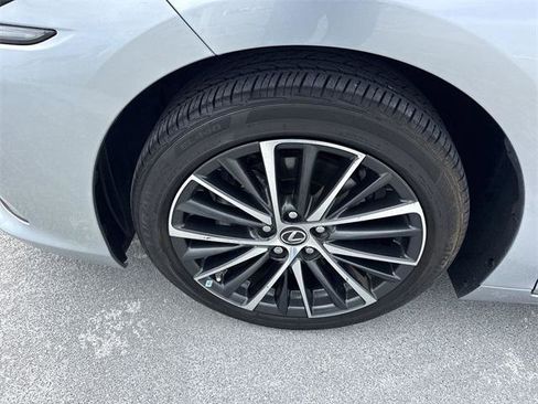 Certified 2022 Lexus ES 350 w/ Premium Package image 10