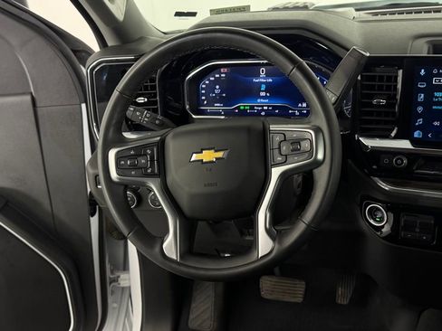 Used 2025 Chevrolet Silverado 2500 LT w/ Convenience Package AWD/4WD image 14