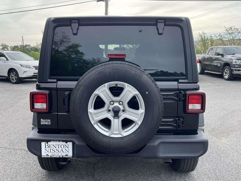 Used 2023 Jeep Wrangler Unlimited Sport AWD/4WD image 4