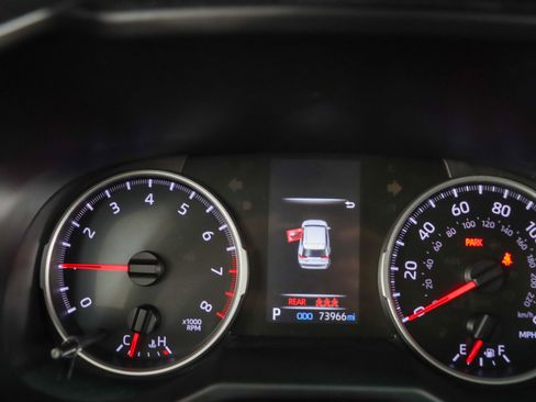 Used 2020 Toyota RAV4 LE FWD image 15