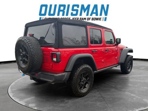 Used 2024 Jeep Wrangler Unlimited image 3