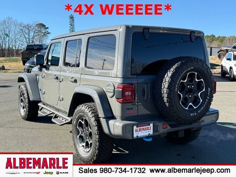Used 2022 Jeep Wrangler Unlimited Sahara AWD/4WD image 7