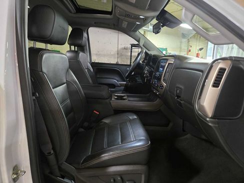 Used 2017 GMC Sierra 1500 Denali w/ Denali Ultimate Package AWD/4WD image 11