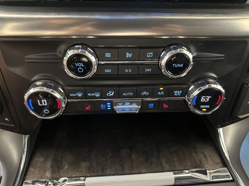 Used 2021 Ford F150 Lariat w/ FX4 Off-Road Package AWD/4WD image 19