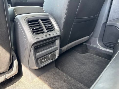 Used 2023 Volkswagen Tiguan SE w/ Panoramic Sunroof Package FWD image 36