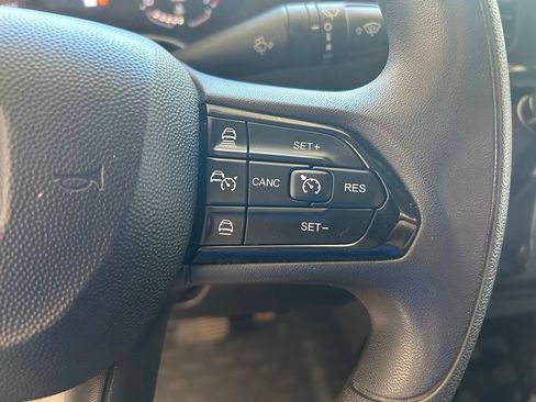 Used 2025 RAM ProMaster 2500 w/ Convenience Group FWD image 40
