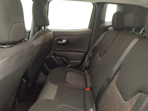 Used 2023 Jeep Renegade Latitude image 18