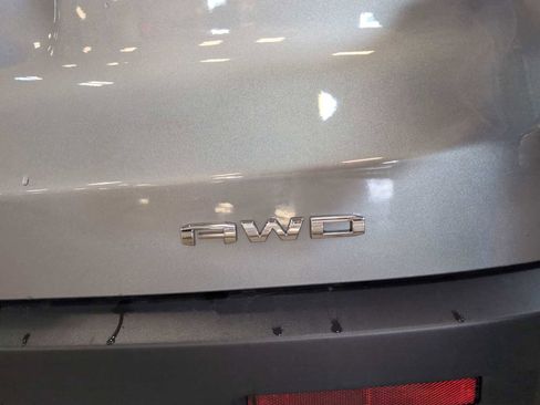 Used 2023 GMC Acadia SLE w/ Driver Convenience Package image 30