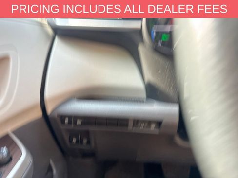 Used 2021 Toyota Sienna XLE FWD image 9