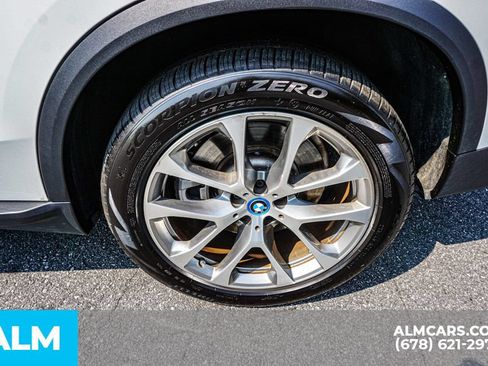 Used 2025 BMW X5 xDrive50e AWD/4WD image 17