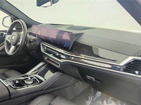 Used 2024 BMW X6 xDrive40i w/ Premium Package image 22