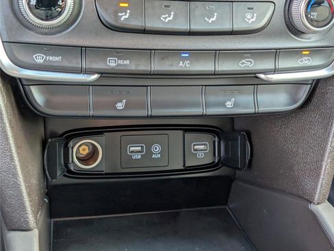 Used 2020 Hyundai Santa Fe SEL image 25