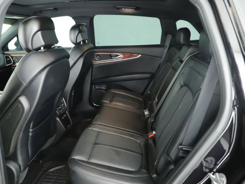 Used 2019 Lincoln Nautilus Reserve FWD image 19