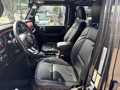 Used 2018 Jeep Wrangler Unlimited Rubicon AWD/4WD image 14