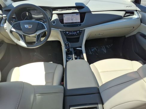 Certified 2023 Cadillac XT5 Premium Luxury AWD/4WD image 18