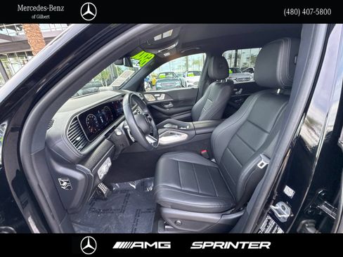 Used 2024 Mercedes-Benz GLS 450 4MATIC image 9