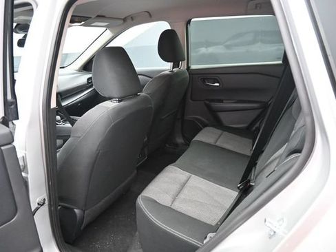 Used 2025 Nissan Rogue SV AWD/4WD image 12