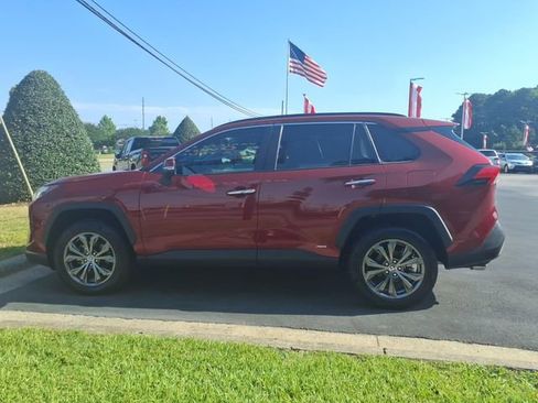 Used 2022 Toyota RAV4 Limited AWD/4WD image 3