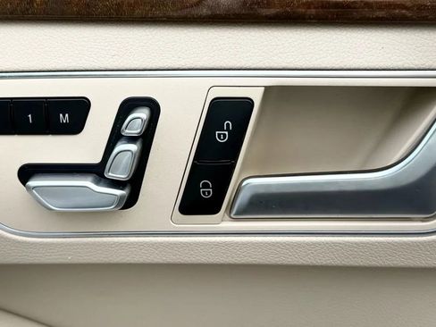 Used 2014 Mercedes-Benz E 350 4MATIC Sedan image 39