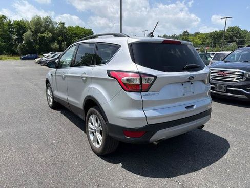 Certified 2018 Ford Escape SE w/ SE Sync 3 Package AWD/4WD image 2