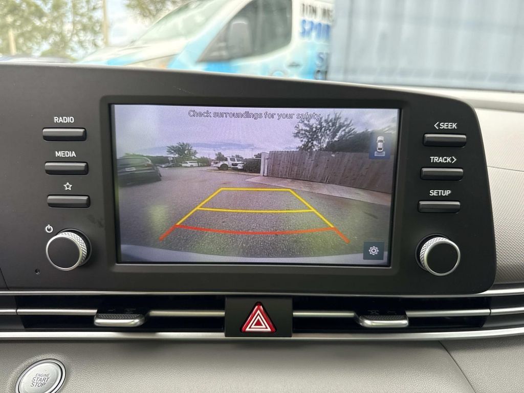 Used 2022 Hyundai Elantra SEL FWD image 27