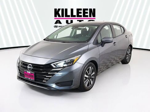 Used 2025 Nissan Versa SV FWD image 3