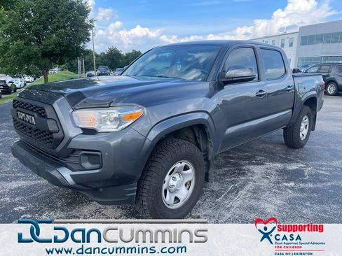 Used 2017 Toyota Tacoma SR w/ Tow Package AWD/4WD image 1