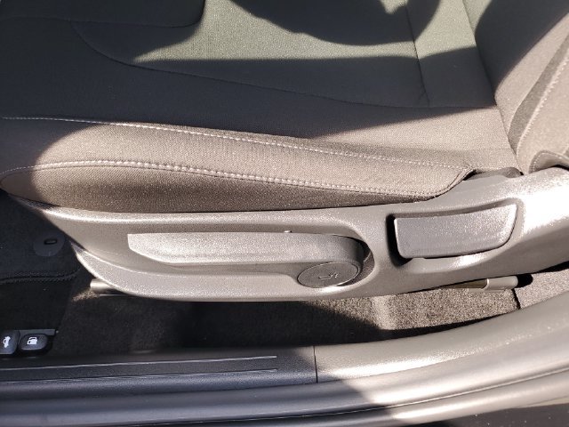 Certified 2026 Hyundai Elantra SEL Sport FWD image 18