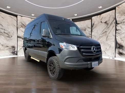 Used 2019 Mercedes-Benz Sprinter 2500 image 3