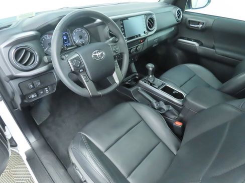 Used 2023 Toyota Tacoma TRD Sport w/ TRD Premium Sport Package image 9