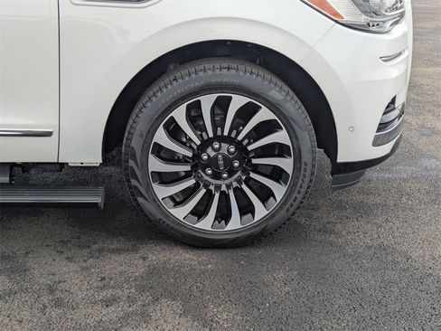Used 2023 Lincoln Navigator Black Label image 23