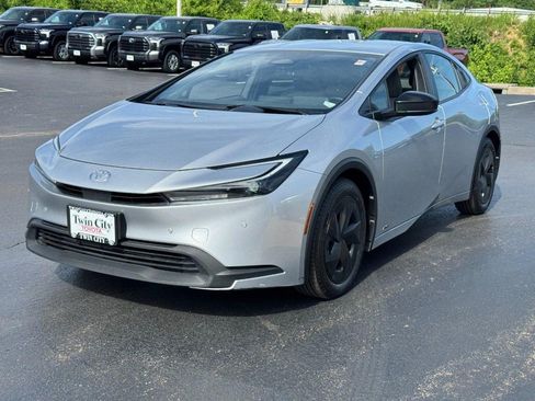 Certified 2023 Toyota Prius LE AWD/4WD image 9