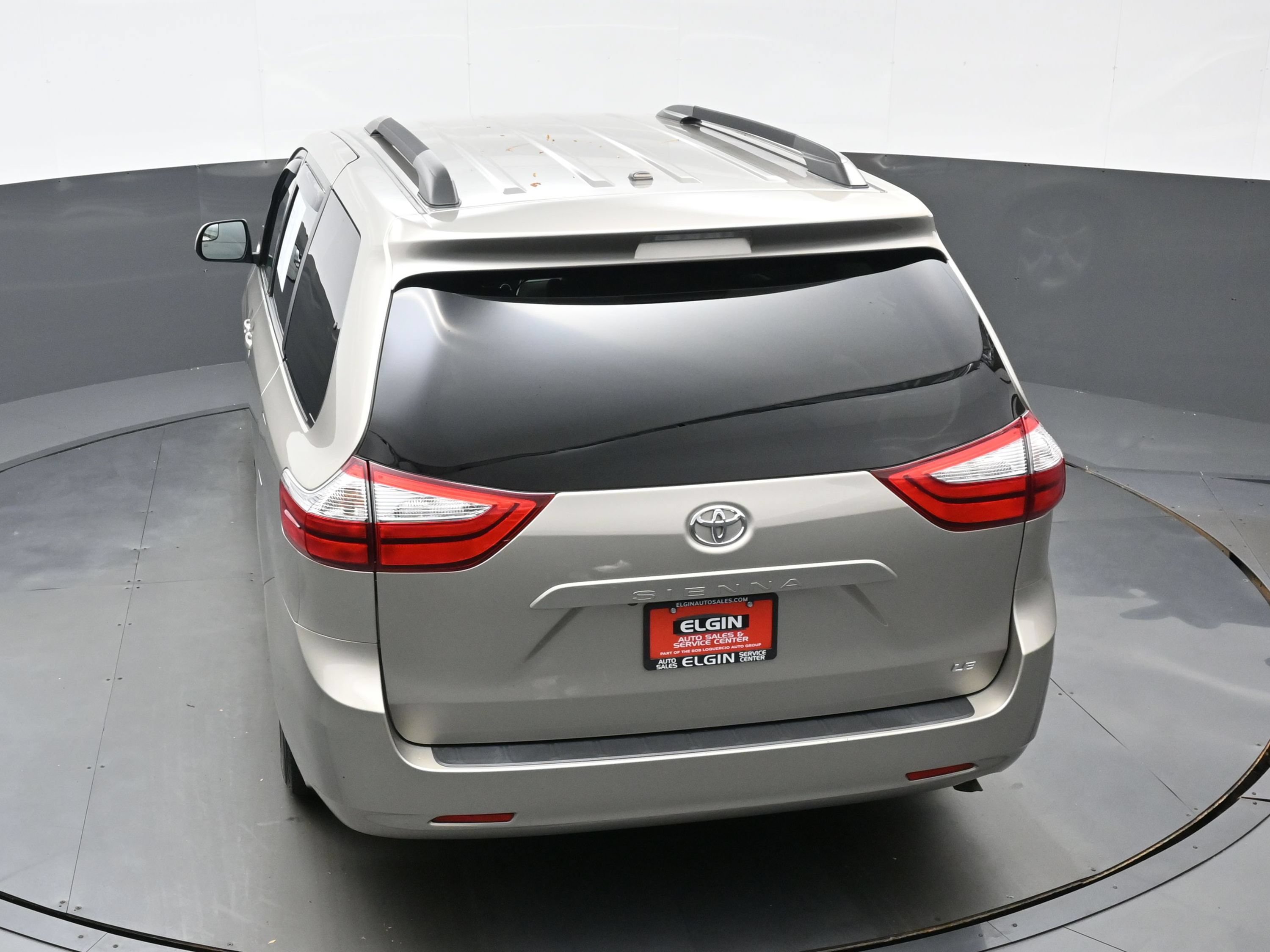 Used 2016 Toyota Sienna LE FWD image 36