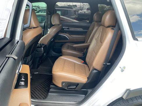 Used 2022 Kia Telluride SX w/ SX Prestige Package AWD/4WD image 18