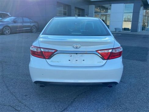 Used 2015 Toyota Camry XSE image 6