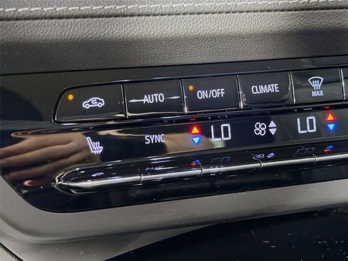 Used 2023 Buick Envision Preferred w/ Sport Touring Package AWD/4WD image 24