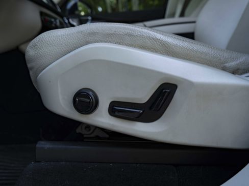 Used 2019 Volvo XC90 T6 Momentum w/ Protection Package Premier AWD/4WD image 39