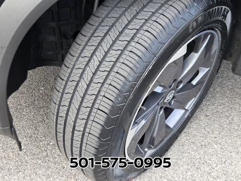 Used 2025 Nissan Rogue SV FWD image 21