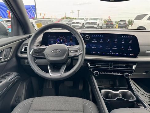 Used 2025 Chevrolet Traverse LT w/ Midnight/Sport Edition FWD image 14