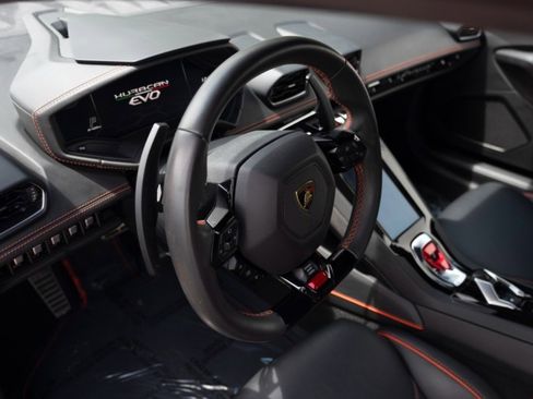 Used 2020 Lamborghini Huracan EVO AWD/4WD image 16