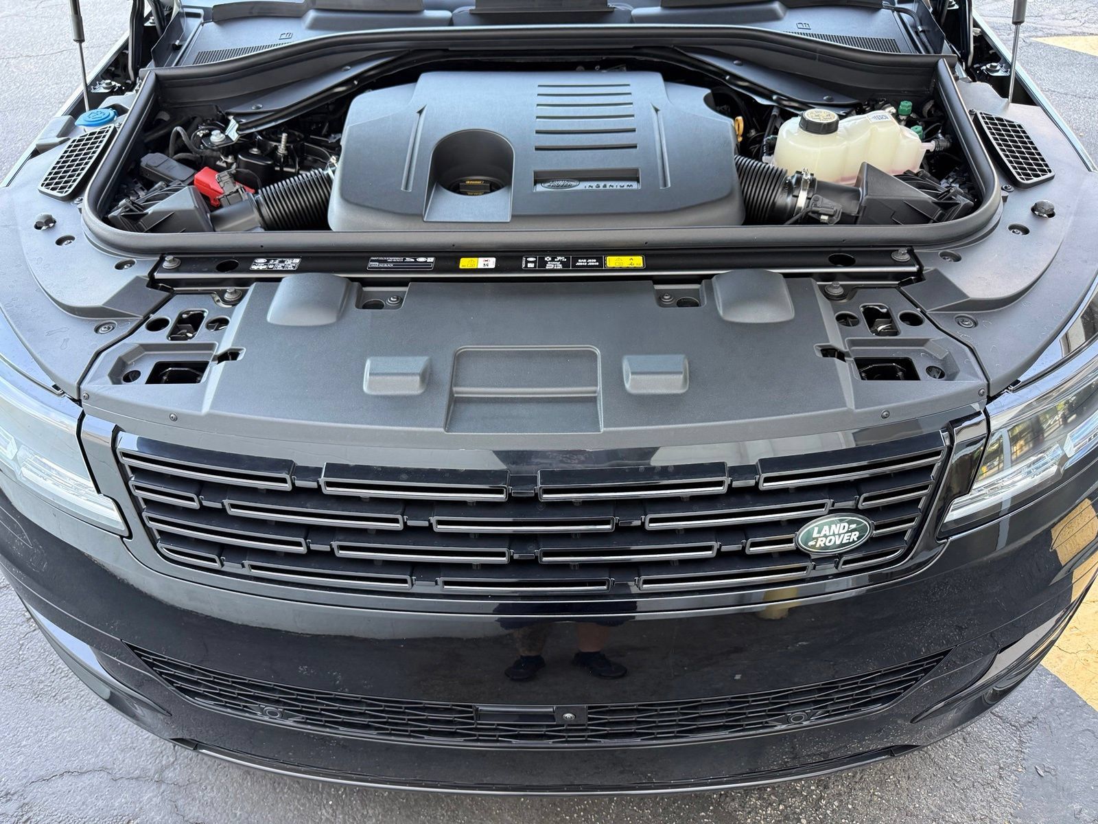 New 2027 Land Rover Range Rover Sport SE AWD/4WD image 44