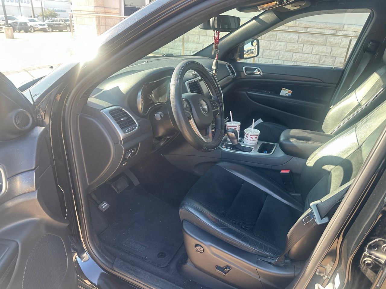 Used 2017 Jeep Grand Cherokee Altitude RWD image 8